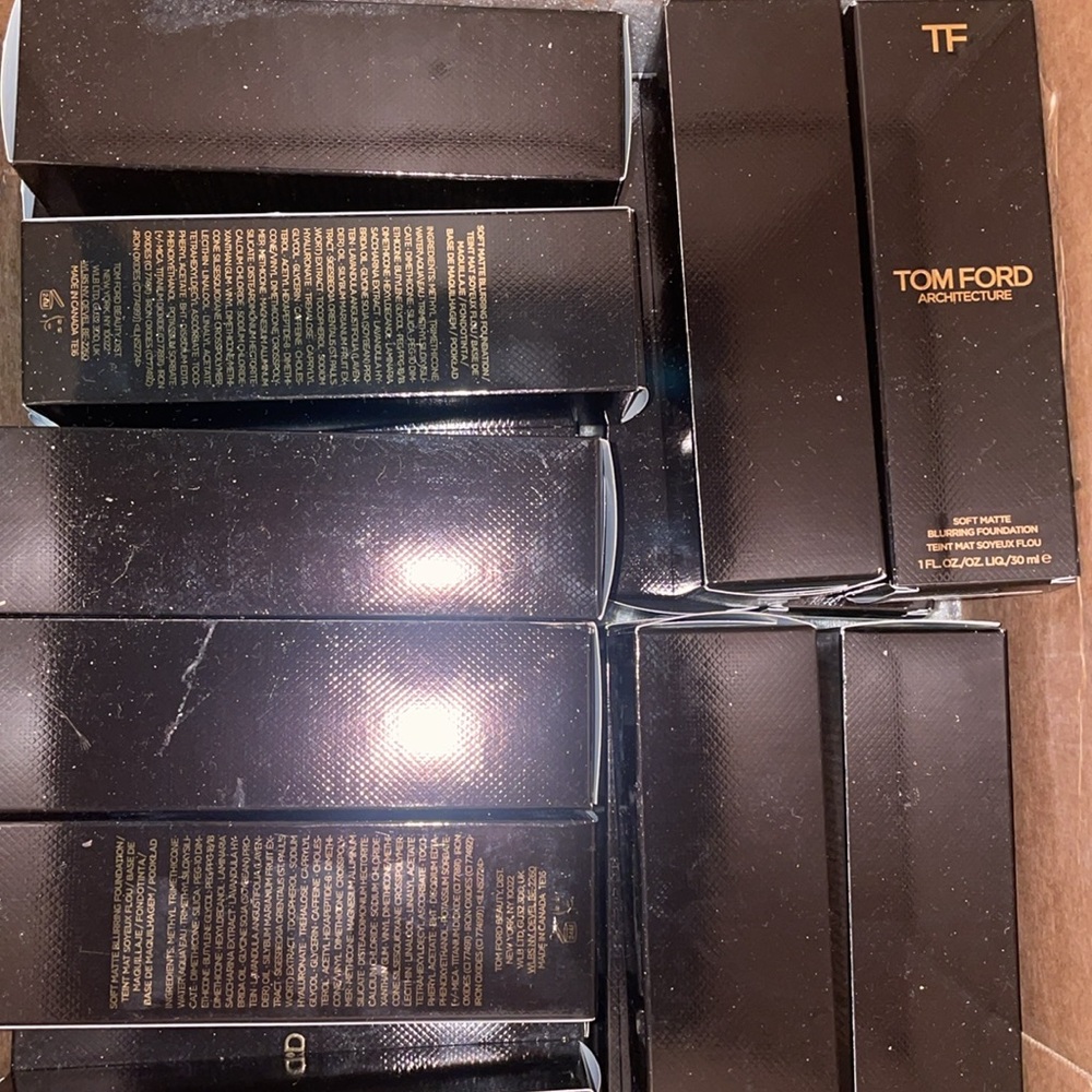 BNIB Tom Ford Architecture Soft Matte Blurr Foundation 30ml, shade #77 Honey
